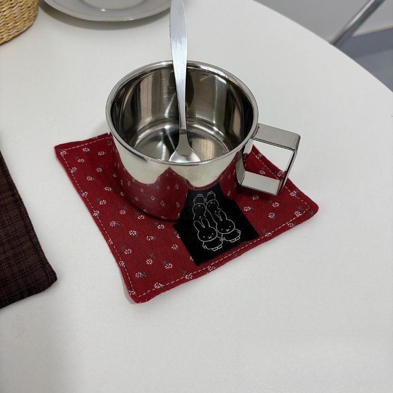 Urocze podkładki z serii Miffy – Coffee Tea & Hot Chocolate recenzja i cena