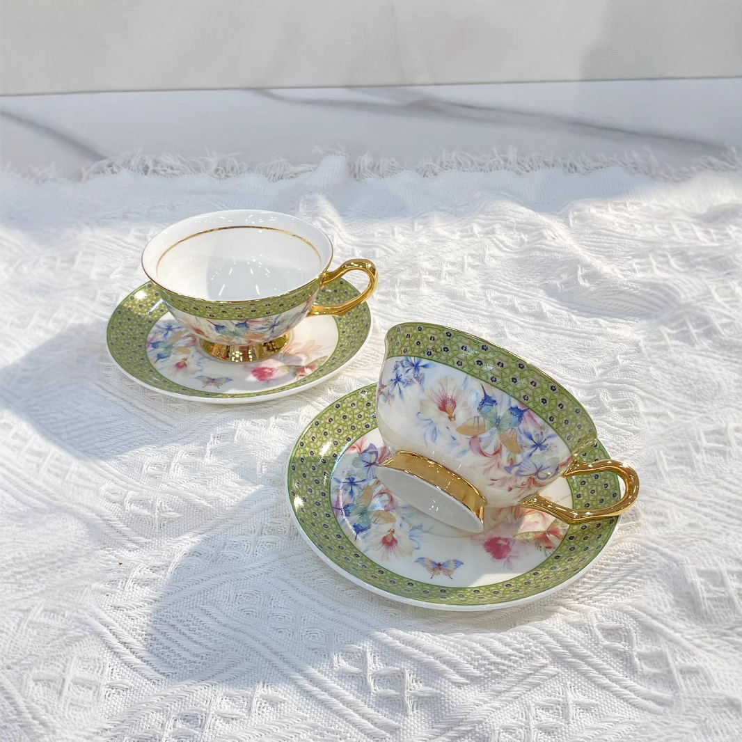 Klasyczny porcelanowy kubek i  – Water Tea And Coffee recenzja i cena
