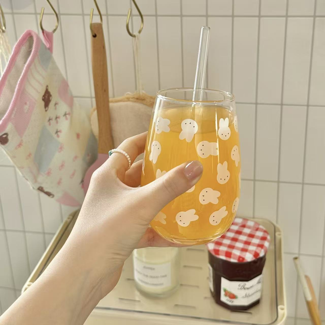Uroczy szklany kubek z nadruki – Water Tea And Coffee recenzja i cena