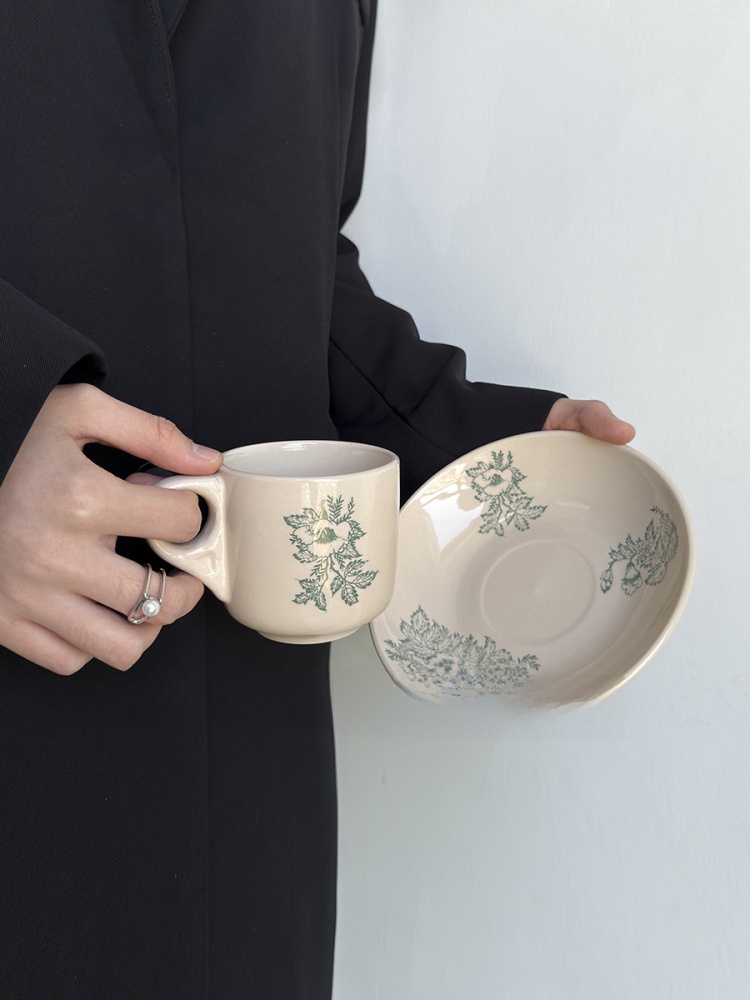 Limitowana Edycja Vintage Cera – Coffee Leaves Tea recenzja i cena