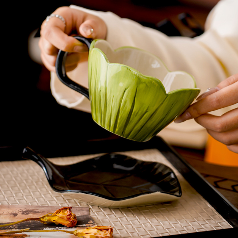 Nieregularny ręcznie malowany  – Coffee Leaves Tea recenzja i cena