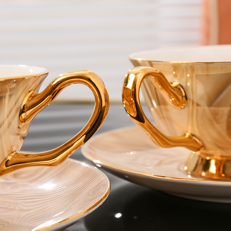 Wykwintny Zestaw Filiżanek i S – Coffee Tea Gift Set recenzja i cena