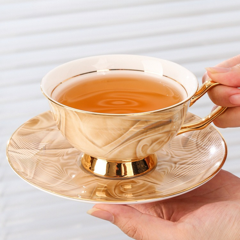 Wykwintny Zestaw Filiżanek i S – Coffee Tea Gift Set recenzja i cena